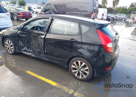 2015 Hyundai Accent Sport z USA, uszkodzony, nr VIN KMHCU5AE9FU232943